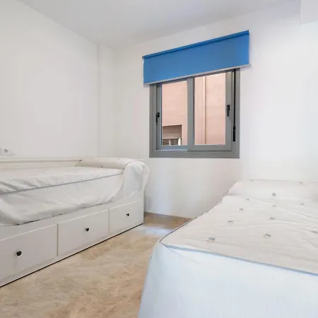 Modern In With Swimming Pool 托雷莫利诺斯