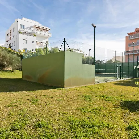 Modern In With Swimming Pool 托雷莫利诺斯